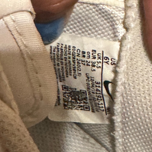 Air Force 1s - Picture 5 of 6